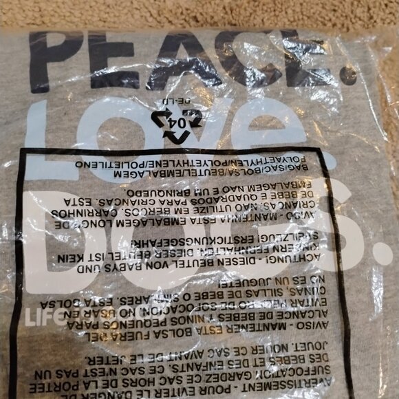 Life is Good Mens T Shirt Peace Love Dogs New Crew neck - Picture 3 of 4